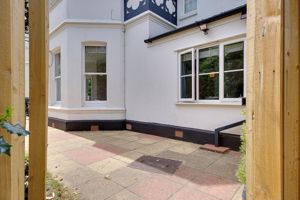 Private Garden (Private Access)- click for photo gallery